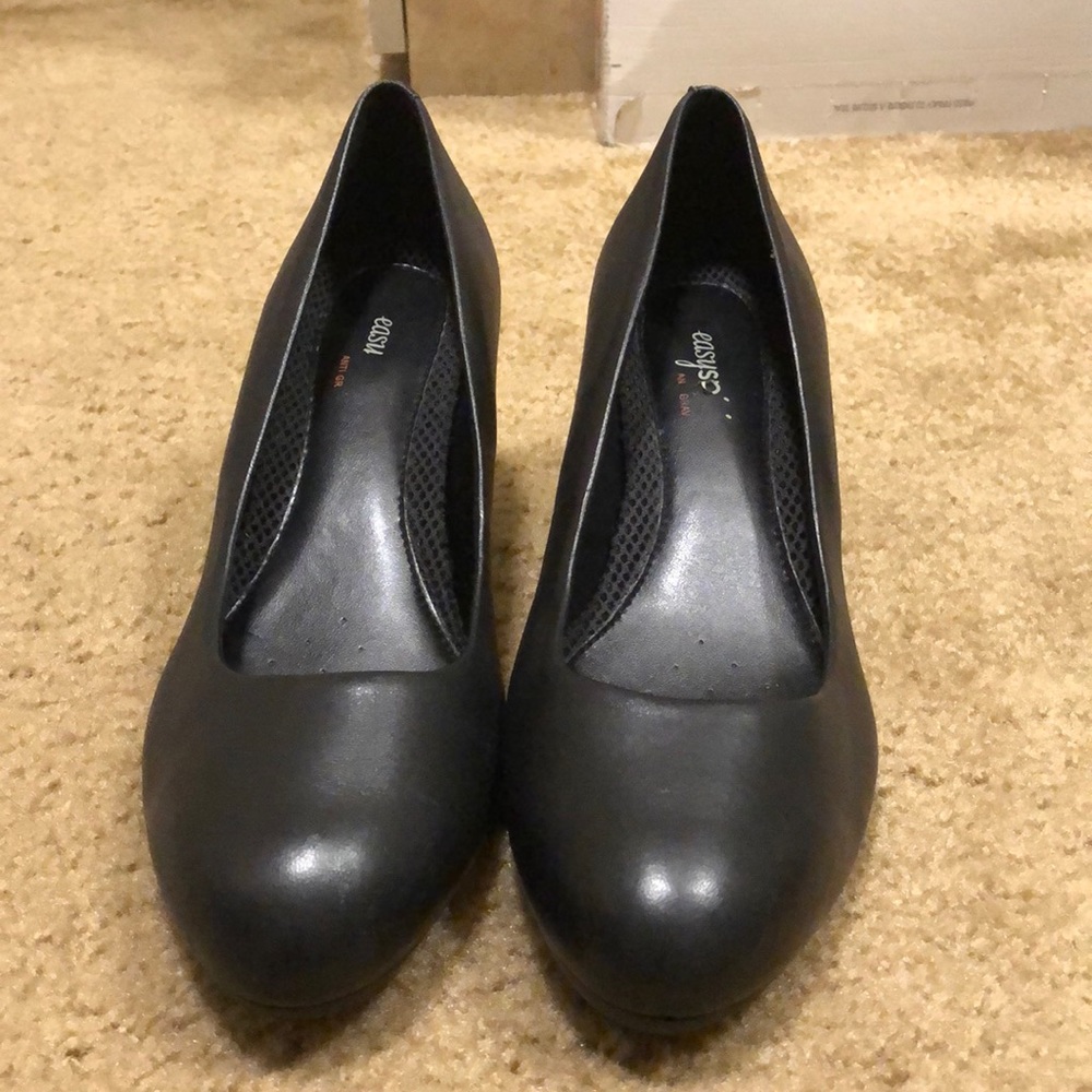 Short working heels. Black.